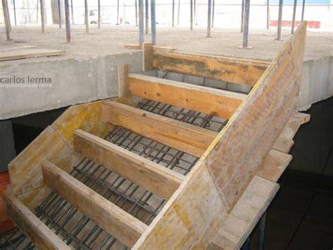 Esquema de encofrado de escalera de piscina
