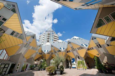 Casa Danzante, Casa Batlló, Guggenheim y Casas Cúbicas de Rotterdam
