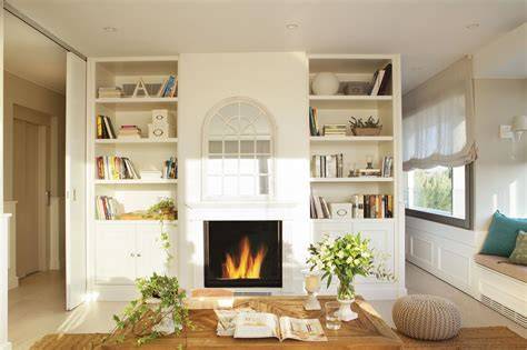 libreria de obra integrada en pared con chimenea