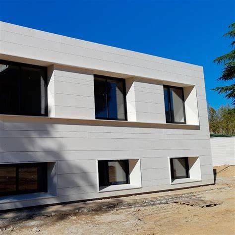 fachada ventilada en chalet moderno