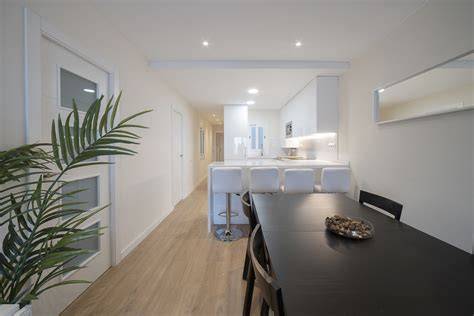 ejemplo de parquet laminado instalado en vivienda costera