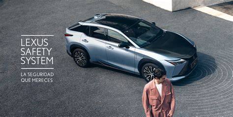 Seguridad Lexus Safety System +3