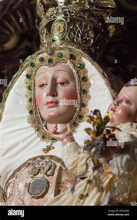 Virgen de Guía, escultura y baldaquino